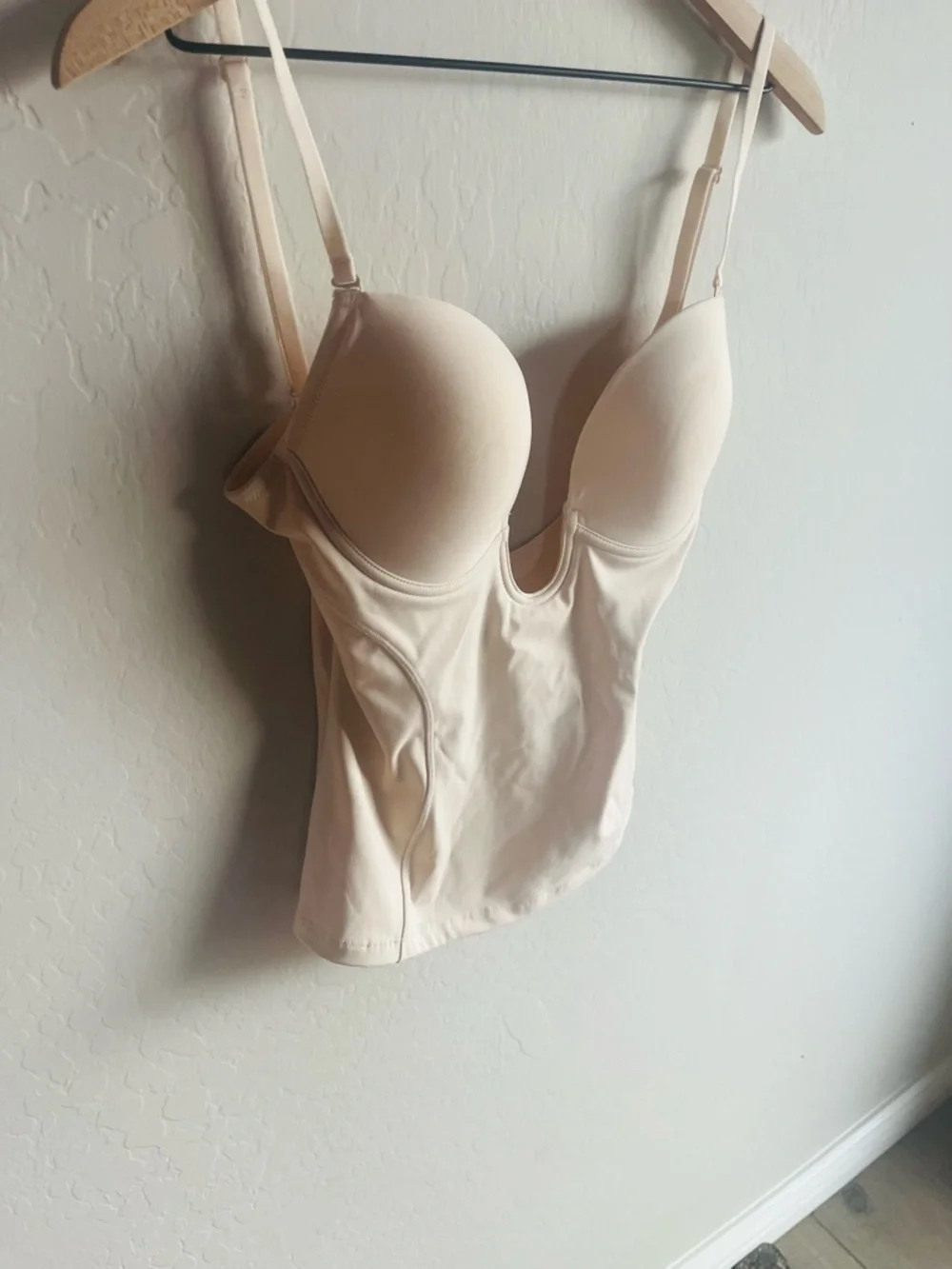 Slimers Deep V Plug Women’s Shapewear Push Up Size M NWT Glam Event